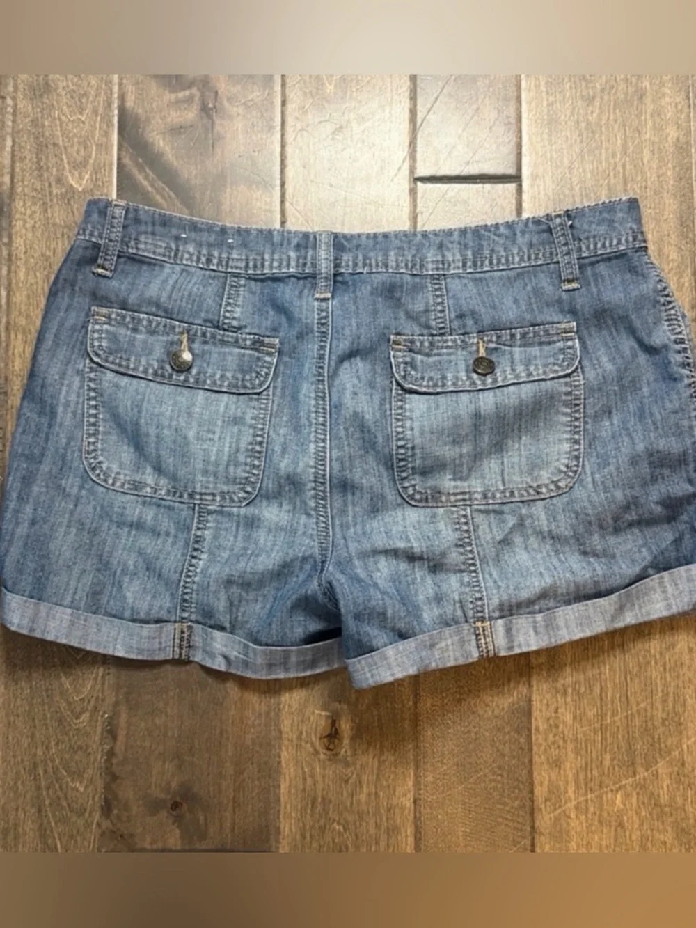 Cato Medium Wash Denim Cargo Shorts Size 10 Cuffed Hem Pocket Detail Casual